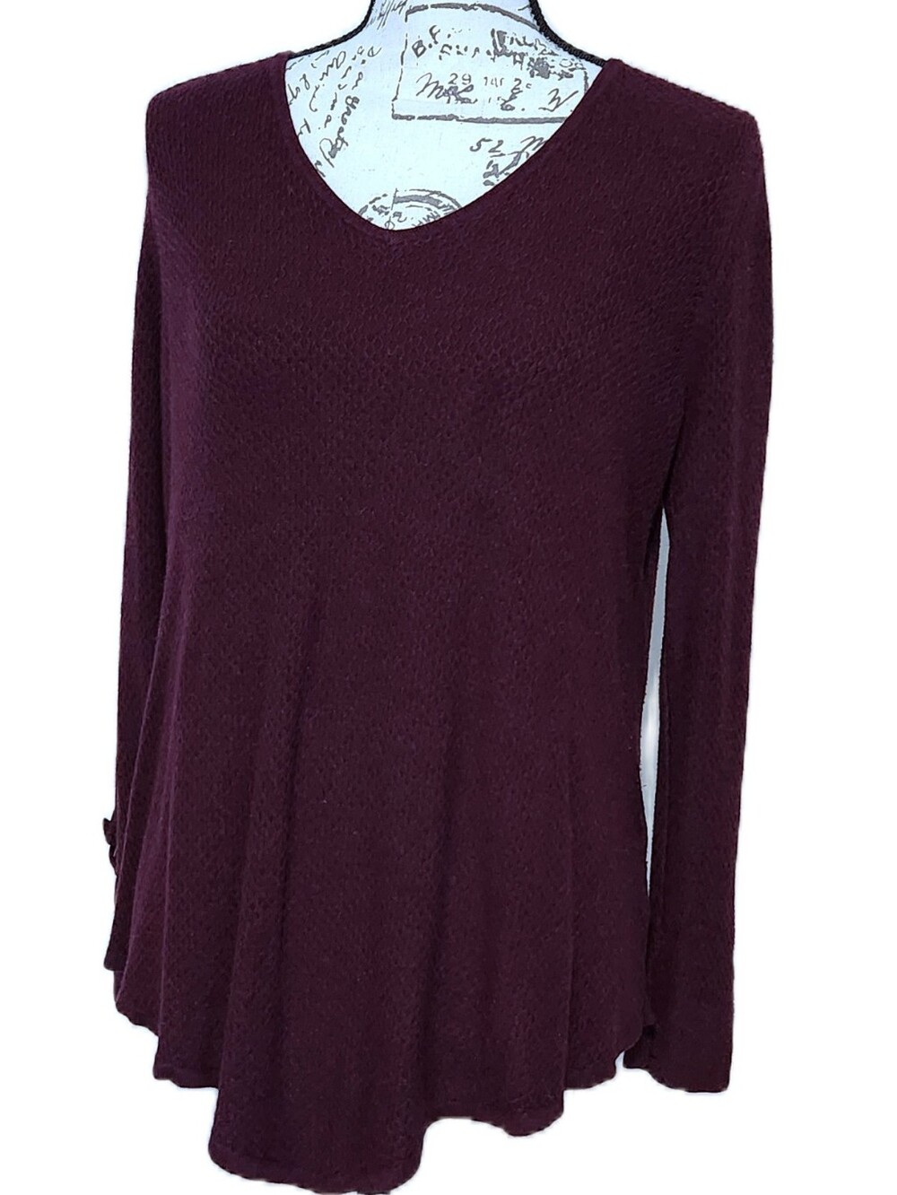 Simply Vera Vera Wang Deep Plum V-Neck Long Sleeve Knit Sweater EUC